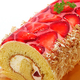 苺畑〜イチゴづくしのロールケーキ